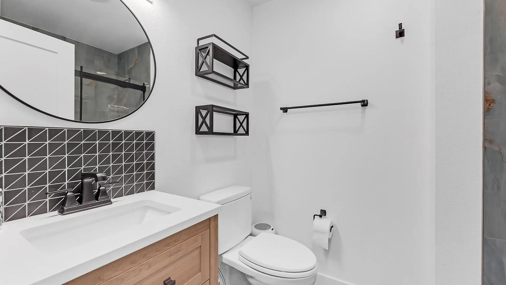 Holiday home Evergreen Garden Wi-Fi Available Close To Nike Intel Hospital Downtown Portland